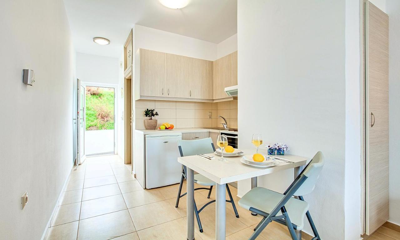 Fodele Beachfront Apts, Βy Idealstay Experience ภายนอก รูปภาพ